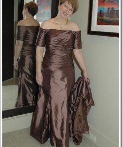 Giselle from Canada in a short sleeve mother of the bride dress from Darius USA