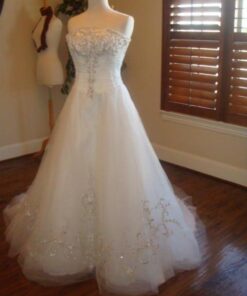 Strapless Organza Wedding Dresses for Petite Brides