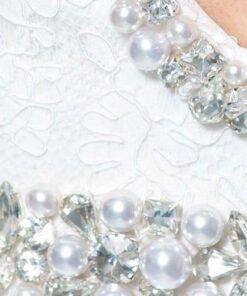 pearl belt of white bridal dress