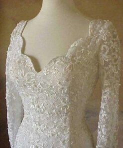 Long Sleeve Lace Wedding Dresses