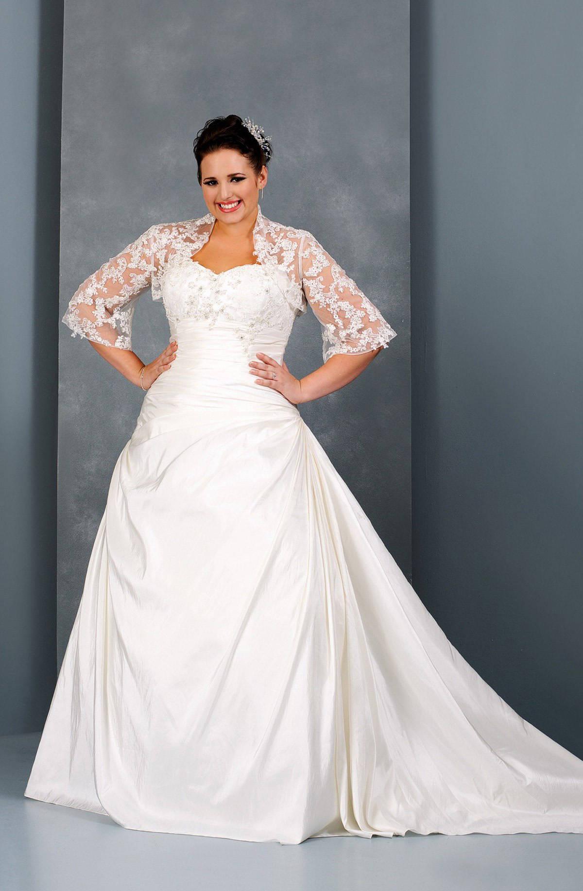 Long Sleeve Plus Size Wedding Gown by Darius Bridal (1200 x 1834 Pixel)