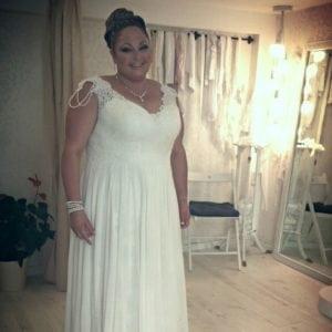 Style PSa561 - Plus size brides in short cap sleeve wedding dresses