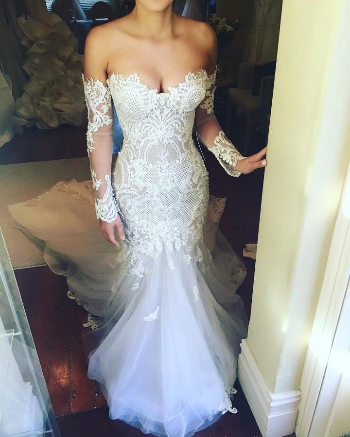 Style db919 Elegant off the shoulder embroidered wedding gowns