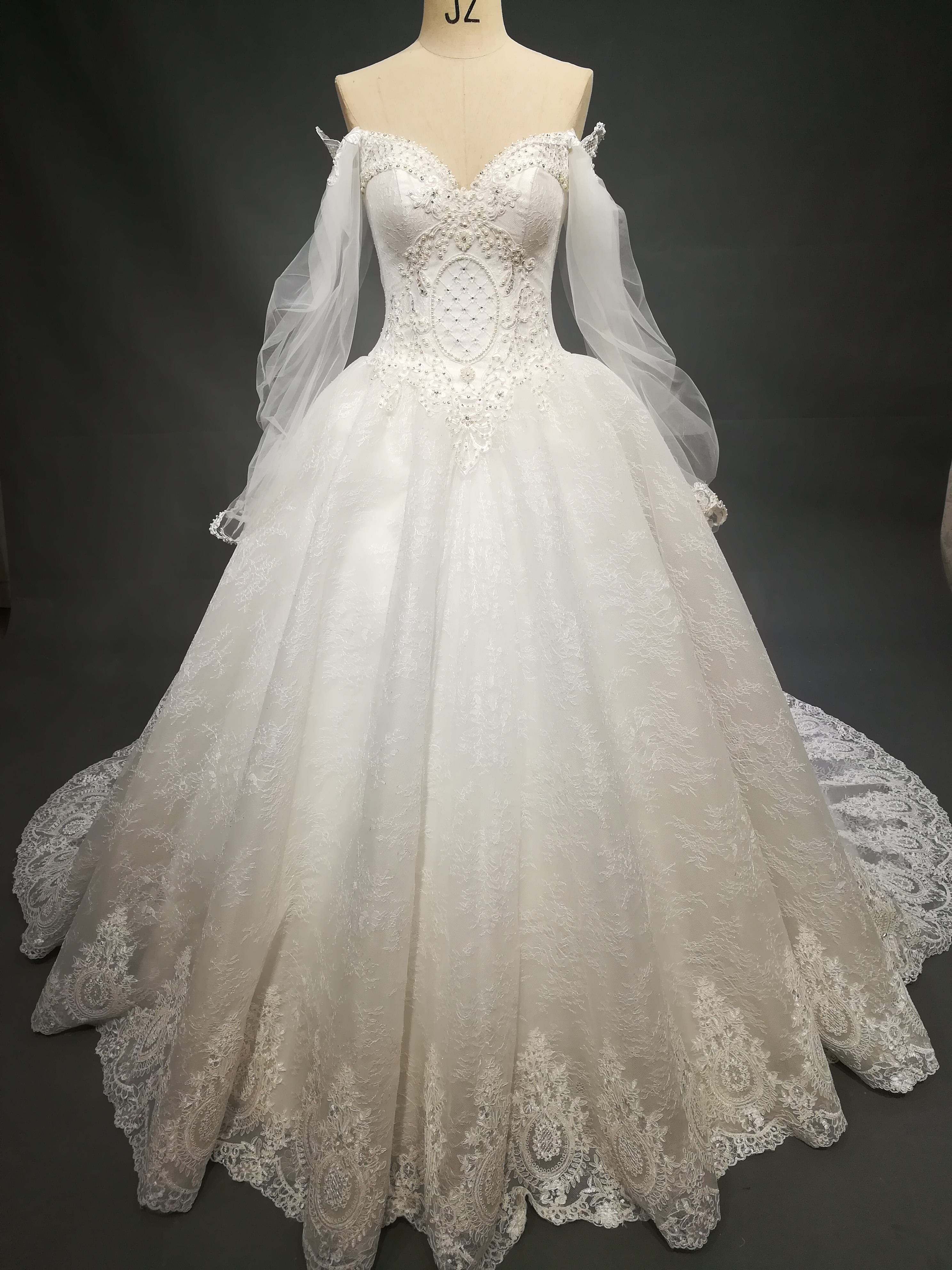 Romantic long sleeve vintage style wedding dresses from