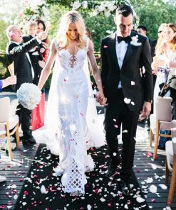 Newlywed couple on wedding day.